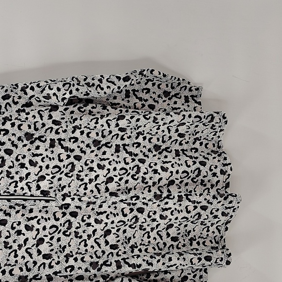Lula B Zip Pullover Size Medium Athletic Jacket Black White Animal Print - Picture 4 of 8